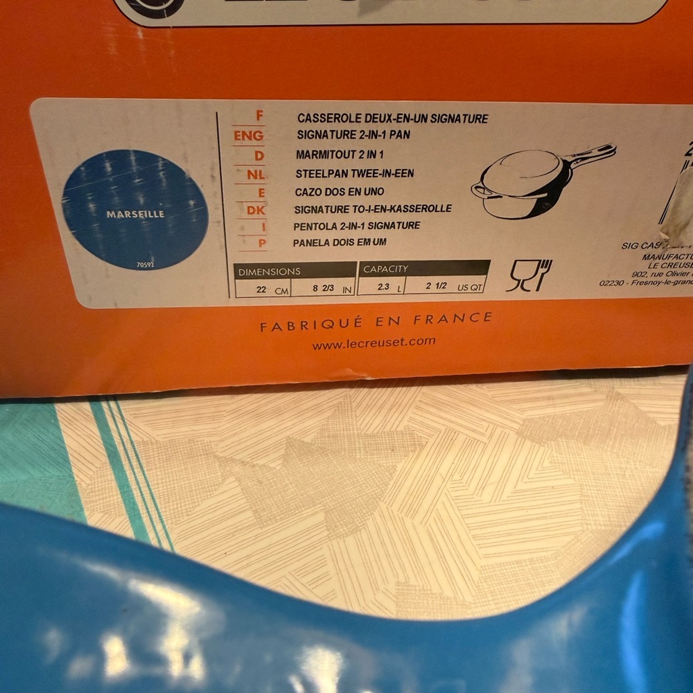 Le Creuset Blue Cast Iron Dutch Oven Casserole dish -NWT - Picture 5 of 5